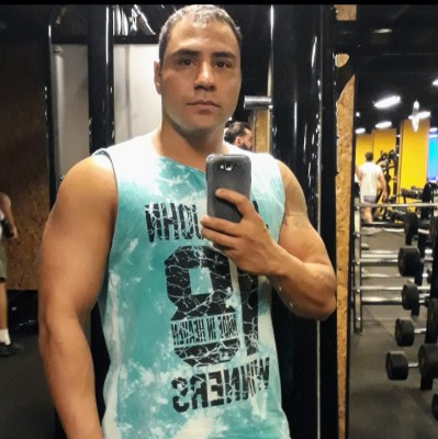 MASSAGISTA PARA HOMENS MULHER E CASAIS