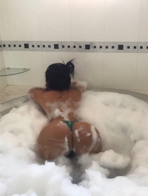 Musa revista sexy clube já estou na cidade