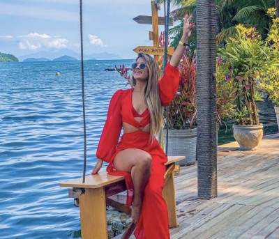 Linda loira modelo rosto de Barbie , atendo em horário marcado.