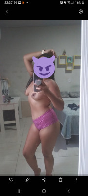 SOU UMA MORENA BEM ATRAENTE BEM LINPINHA E CHEIROSA ADORO FAZER UM BOKETE E DEICHA O CLIENTE SATISFEITO