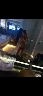 Novinha gostosa adoro um oral bem gostoso !🤤❤