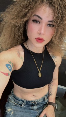 ÚLTIMA TEMPORADA! Loira malhada do GRELO GIGANTE, adoro ser chupada e faço um oral BABADINHO.