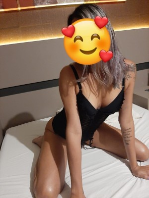 Loira magrinha
