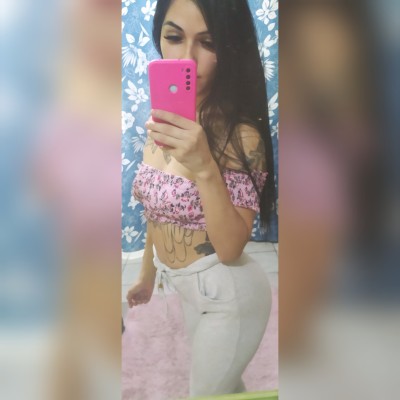 morena novinha tatuada
