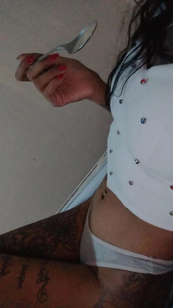Morena tatuada