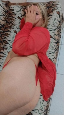 Loira,gostosa e safada