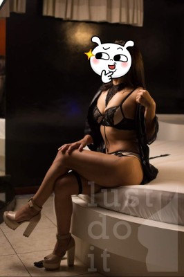 Baixinha gostosa