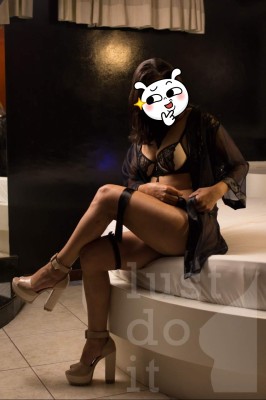 Baixinha gostosa