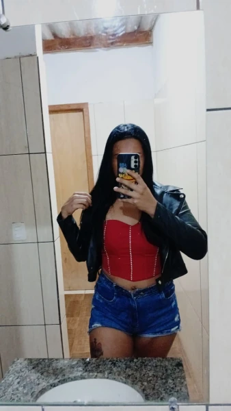 Bruninha sedutora melhor sexo oral e anal da região