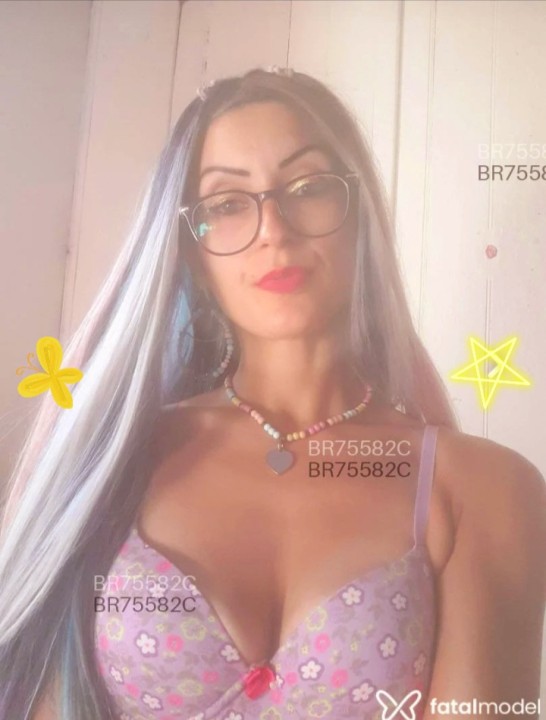 Gata selvagem presencial ou virtual