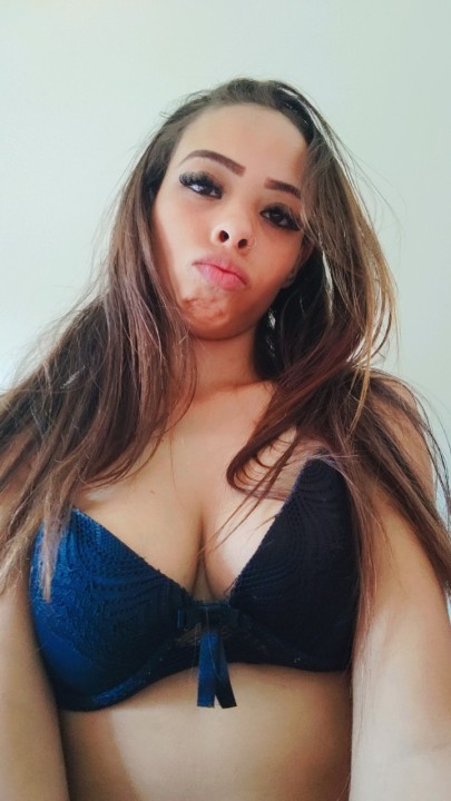 Morena magrinha fogosa