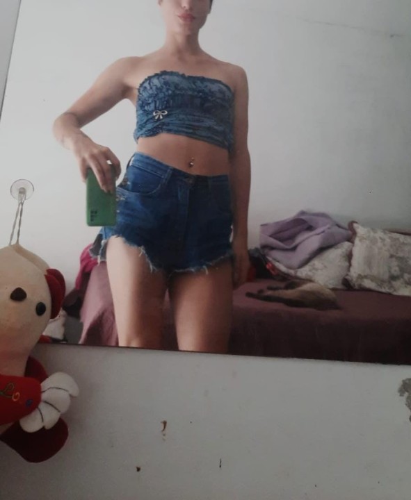 Novinha trans com local
