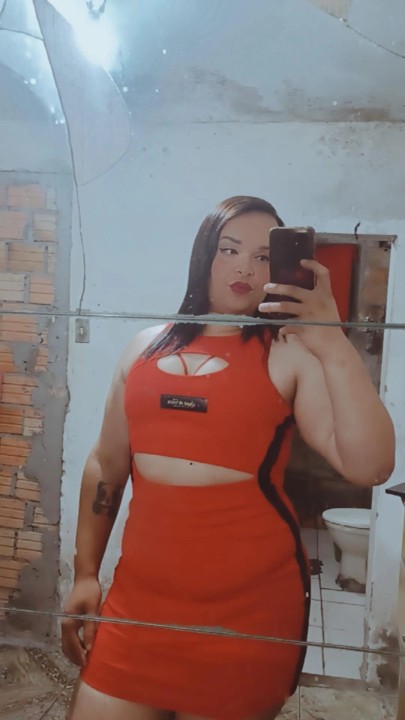 Mulher trans gordinha estilo cavalona