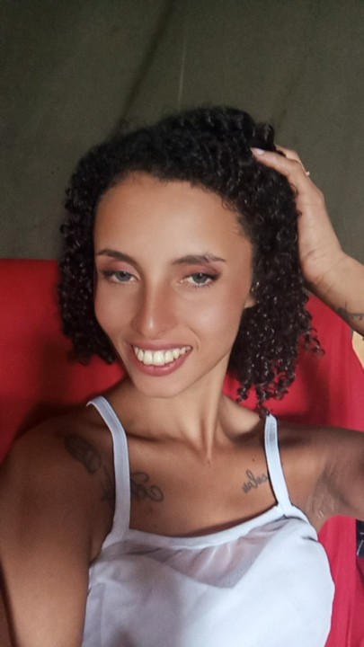 Morena baixinha