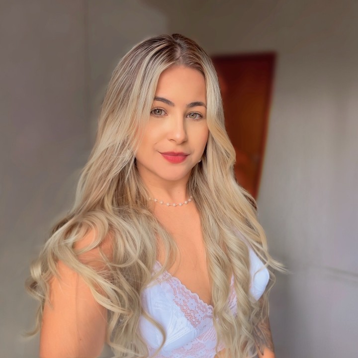 LOIRA GATA POUCOS DIAS AQUI
